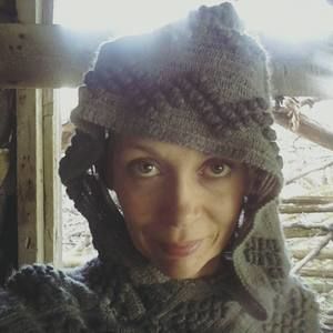 Meet your Posher, April